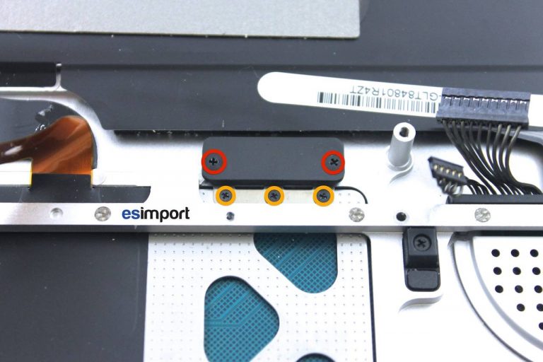Changement du trackpad sur MacBook 15″ A1286 modèle 2008
