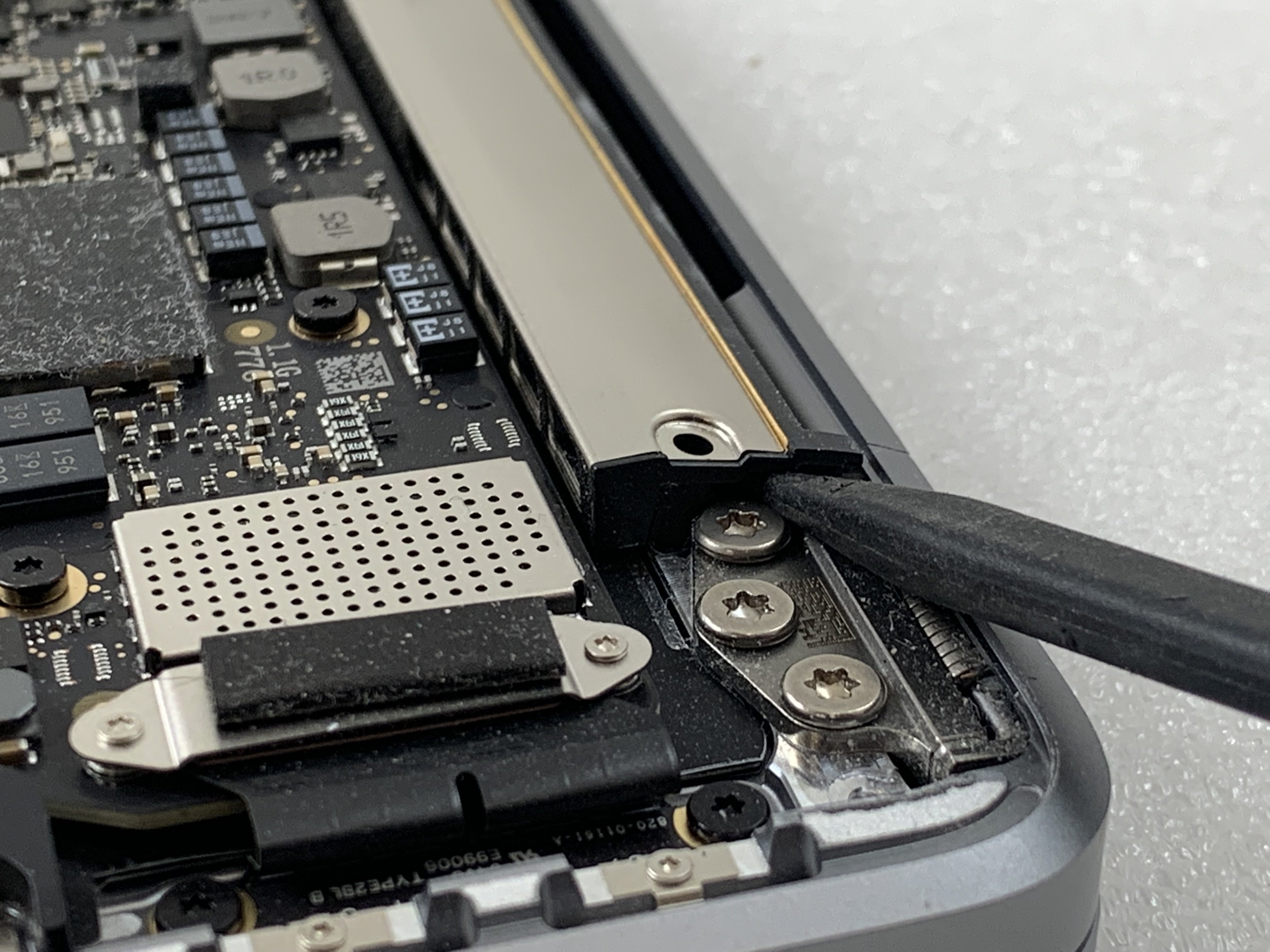 Changer écran A2337