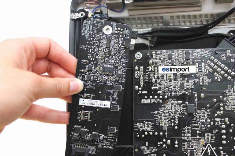 Changement de la carte de rétro éclairage sur iMac 21,5″ A1311 fin 2009
