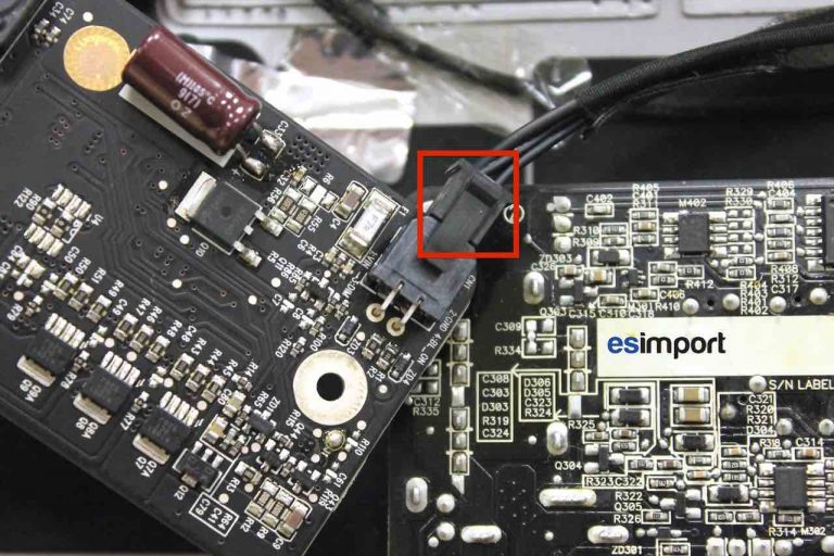 Changement de la carte de rétro éclairage sur iMac 21,5″ A1311 fin 2009