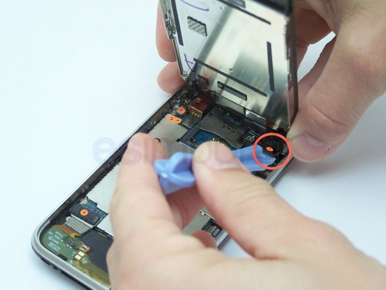 Remplacement de la coque arrière sur iPhone 3GS