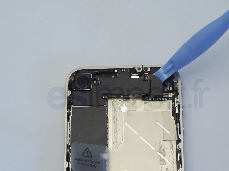 Démontage et remontage du module photo sur un iPhone 4