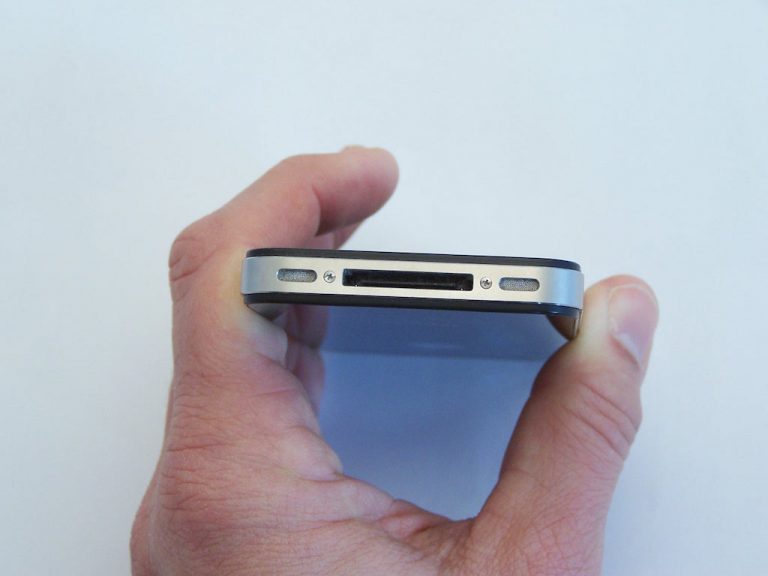 Remplacement de la batterie sur un iPhone 4