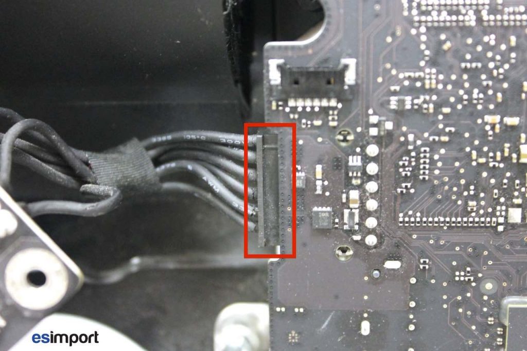 07-DECONNECTER-CABLE-CARTE-MERE-ALIMENTA