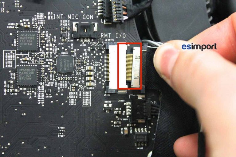 05-DECONNECTER-LE-CABLE-AUDIO-IMAC-27-PO