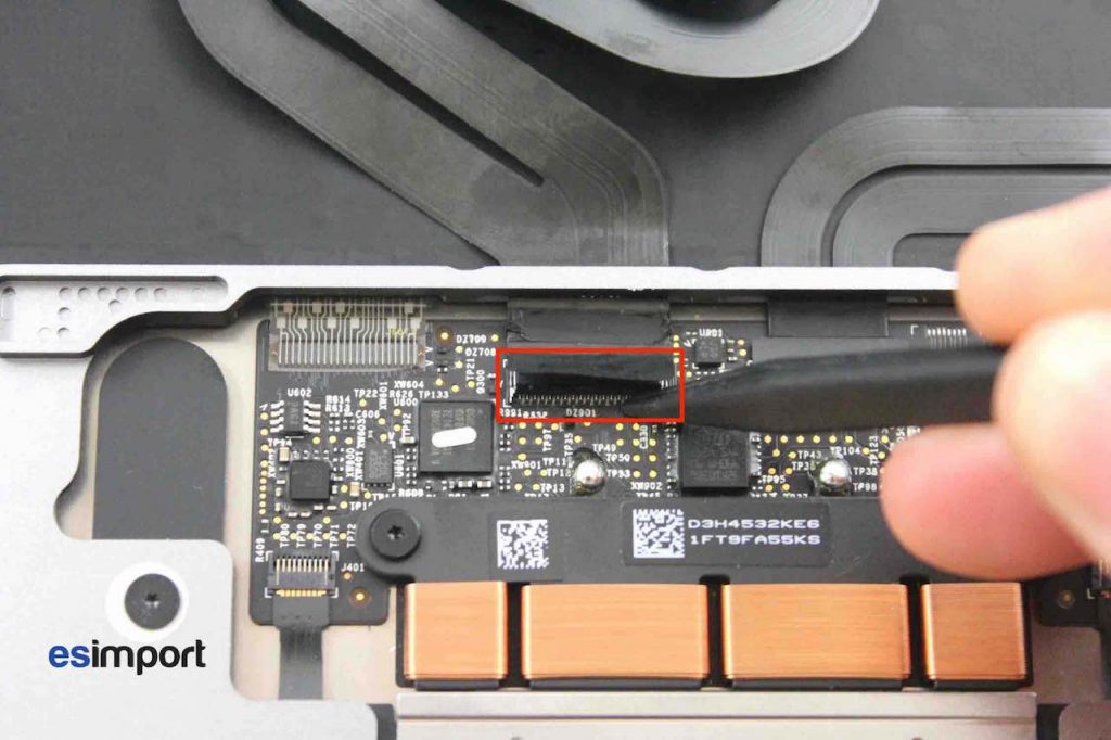 démontage capot Macbook 12 pouces 2015